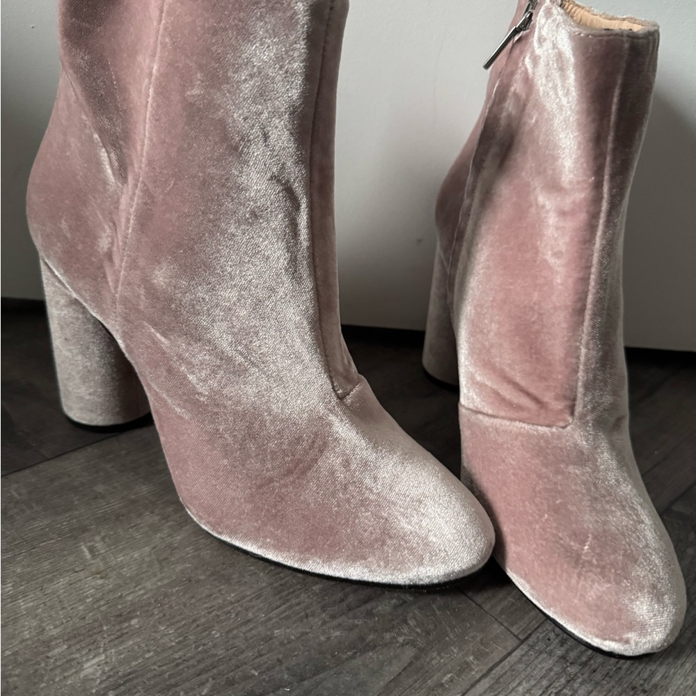 Unlace leather Elegant Velvet Heeled Boots - pink like new very rare